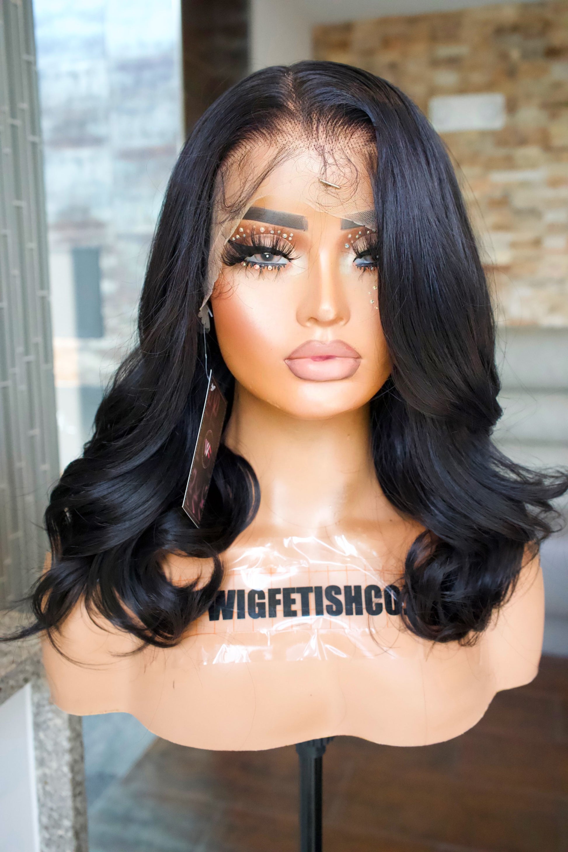 HD LACE 13x6 PREMIUM SYNTHETIC BLEND 18” LOOSE CURL BOB WIG- AKIRA (l